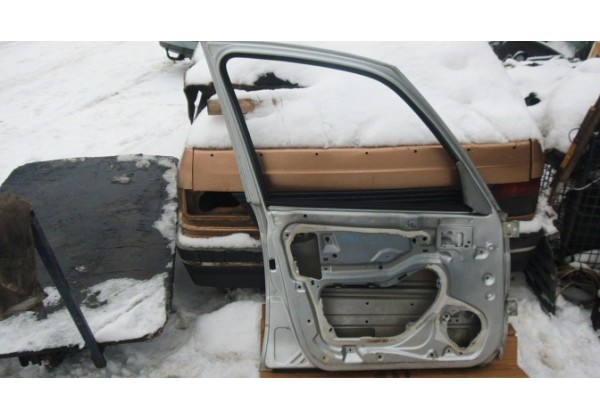Дверка ліва передня Xsara Picasso, 9002L6